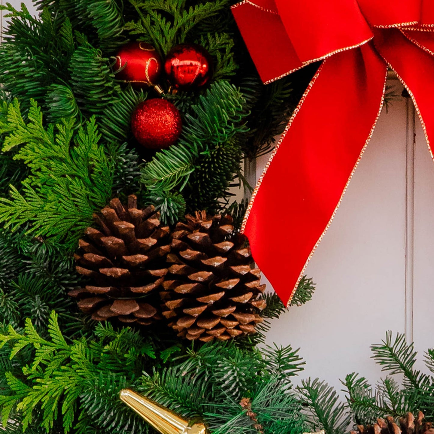 Holiday Gift Box Wreath