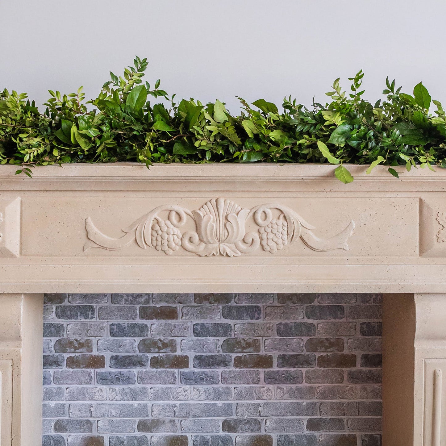 Green Huckleberry and Salal Garland