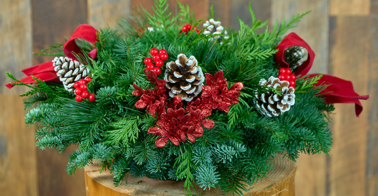 Centro de mesa con doble vela y luces navideñas