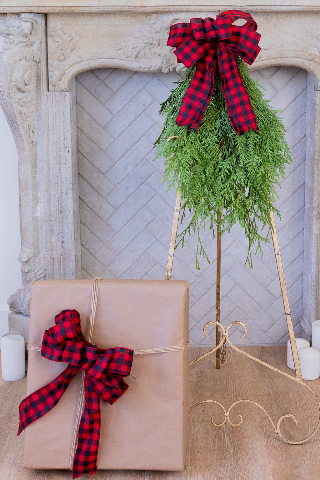 Red and black plaid bow with greenery swag wholesale 35 per box for Christmas decor front door and holiday decoration