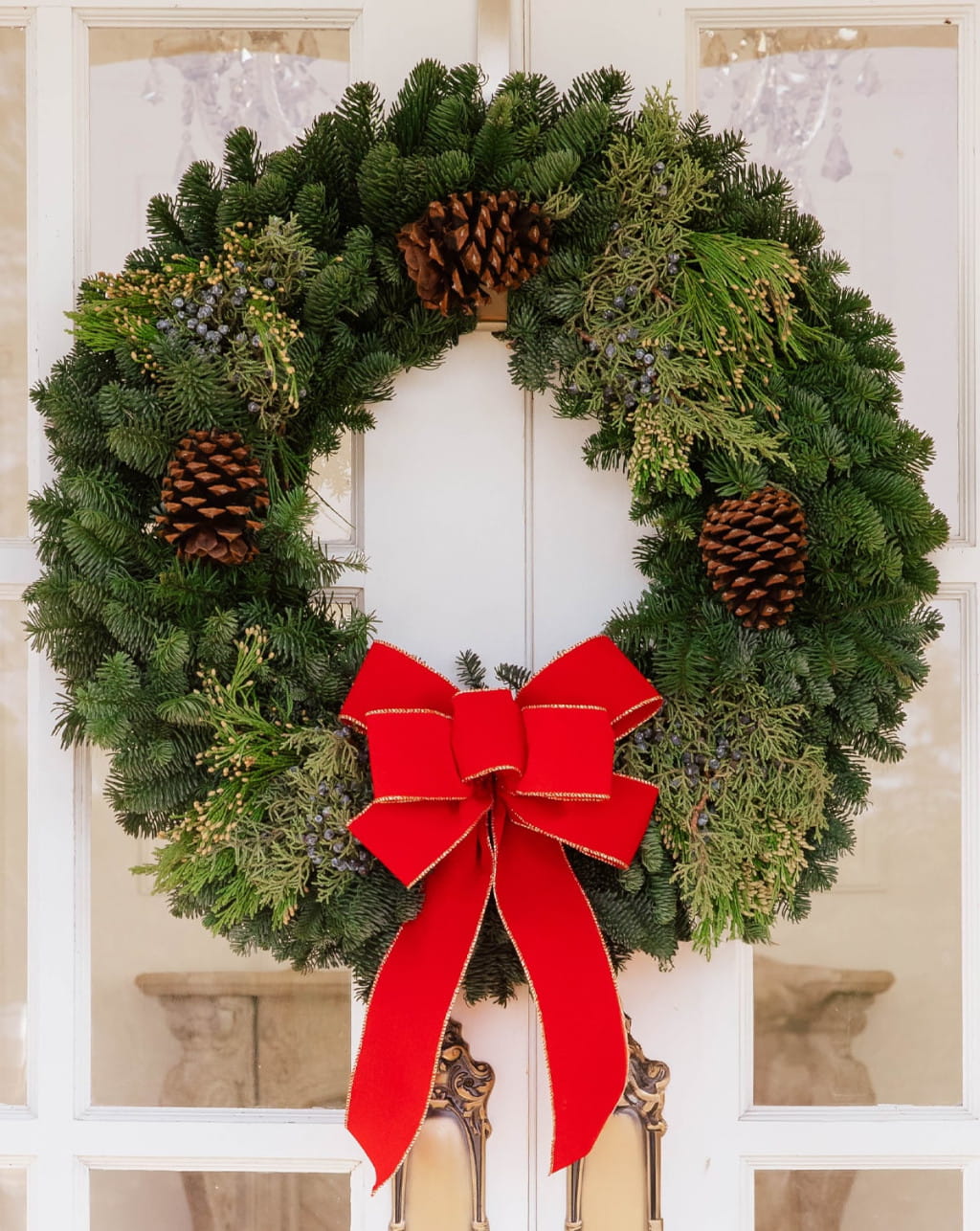 Traditional wreath fresh greenery available in 20 to 48 inch sizes for Christmas decor front door and holiday decoration