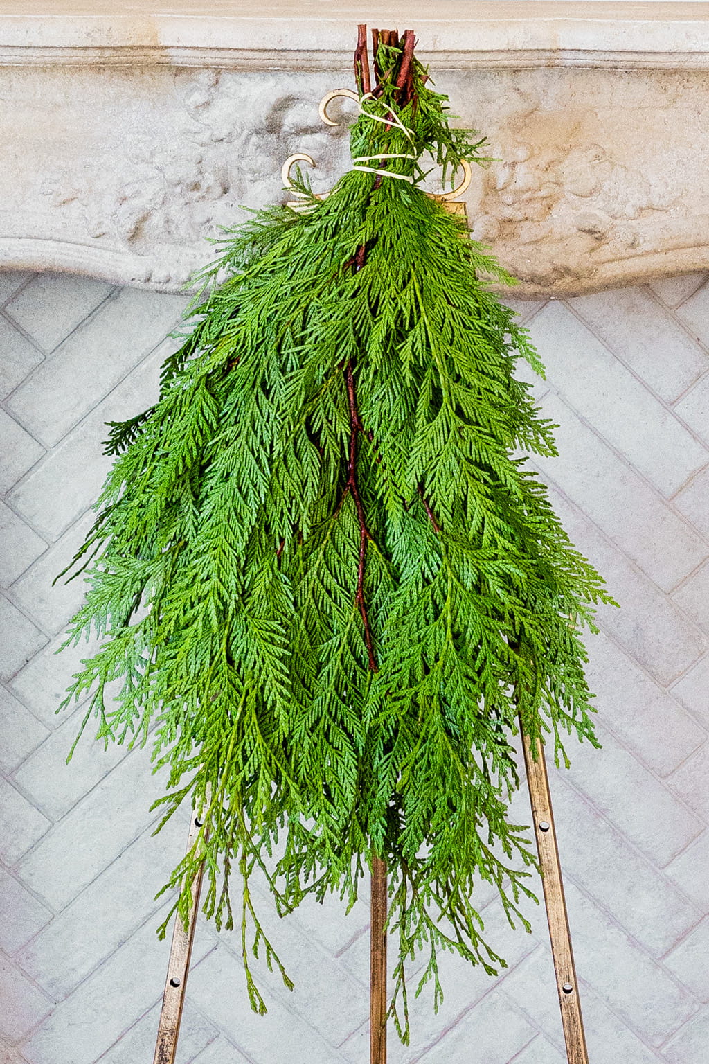 Western Red Cedar wholesale greenery bulk 25 lb cases bales and bunches for Christmas decor wreath making and floral arrangements